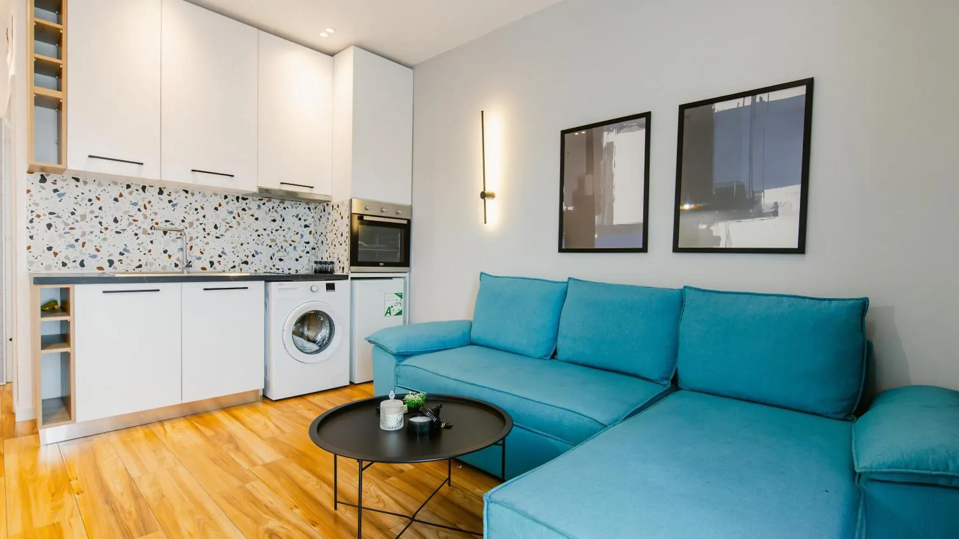 Durres Str Modern Apartments - The Nest Tirana 0*,  Albanië