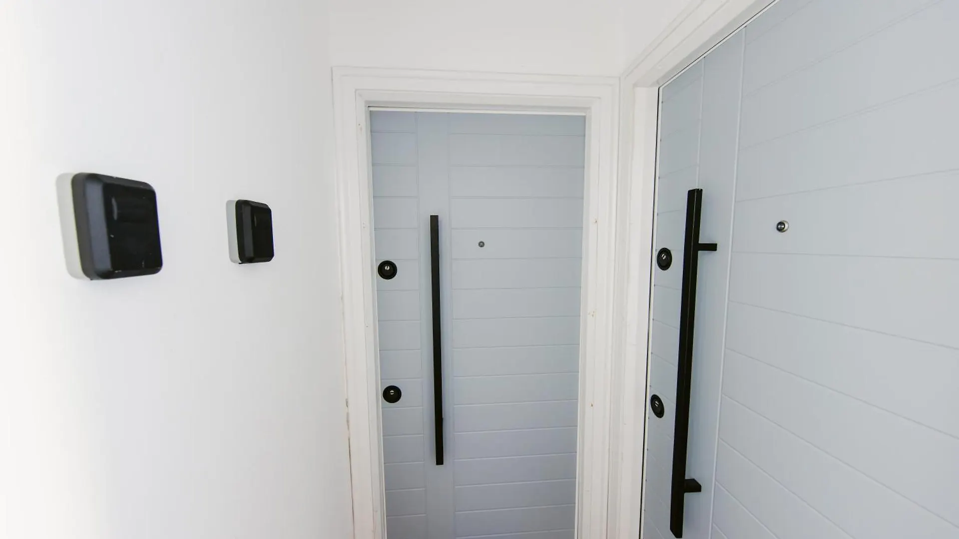 Durres Str Modern Apartments - The Nest Tirana 0*,
