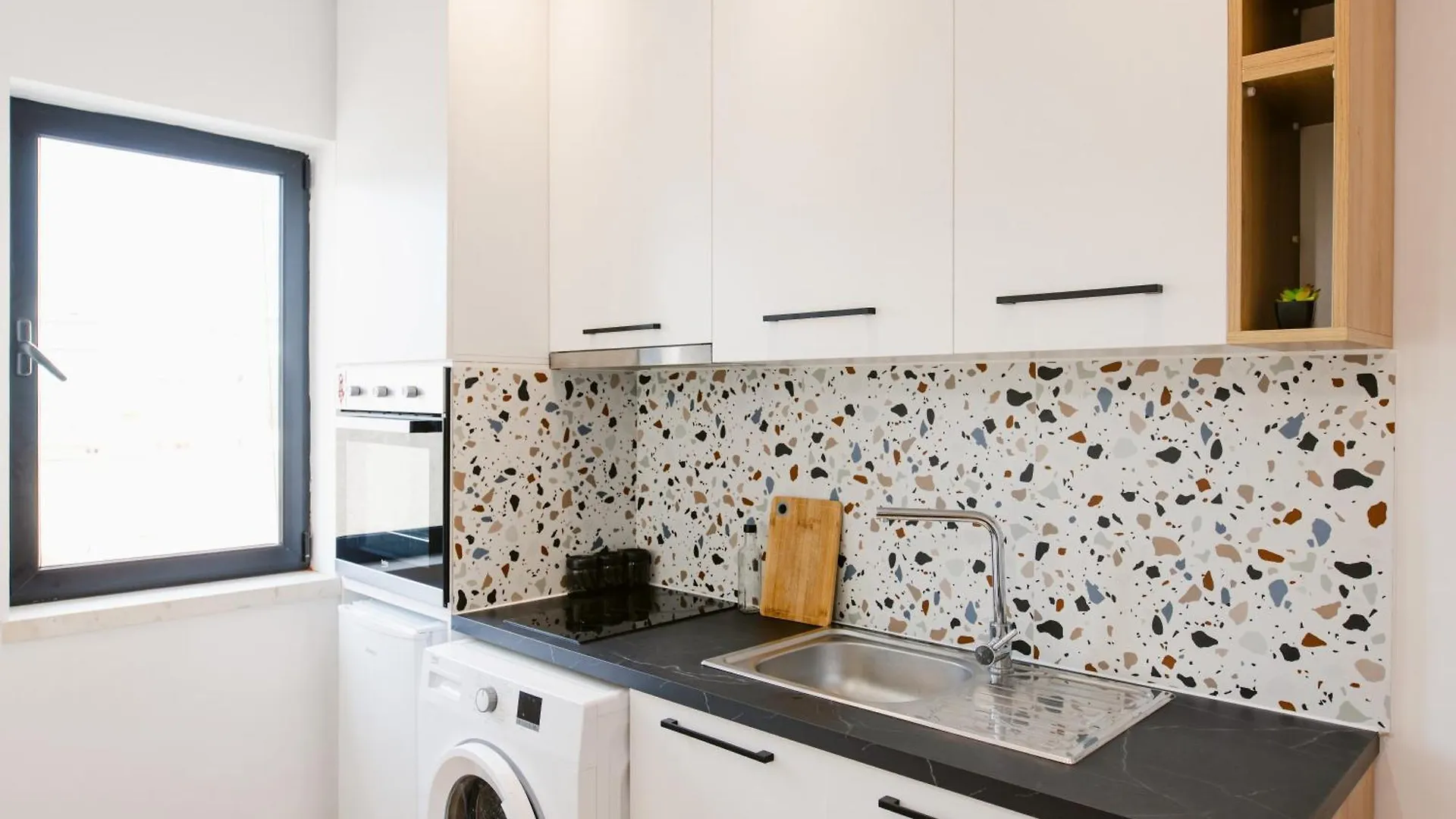 Durres Str Modern Apartments - The Nest Tirana