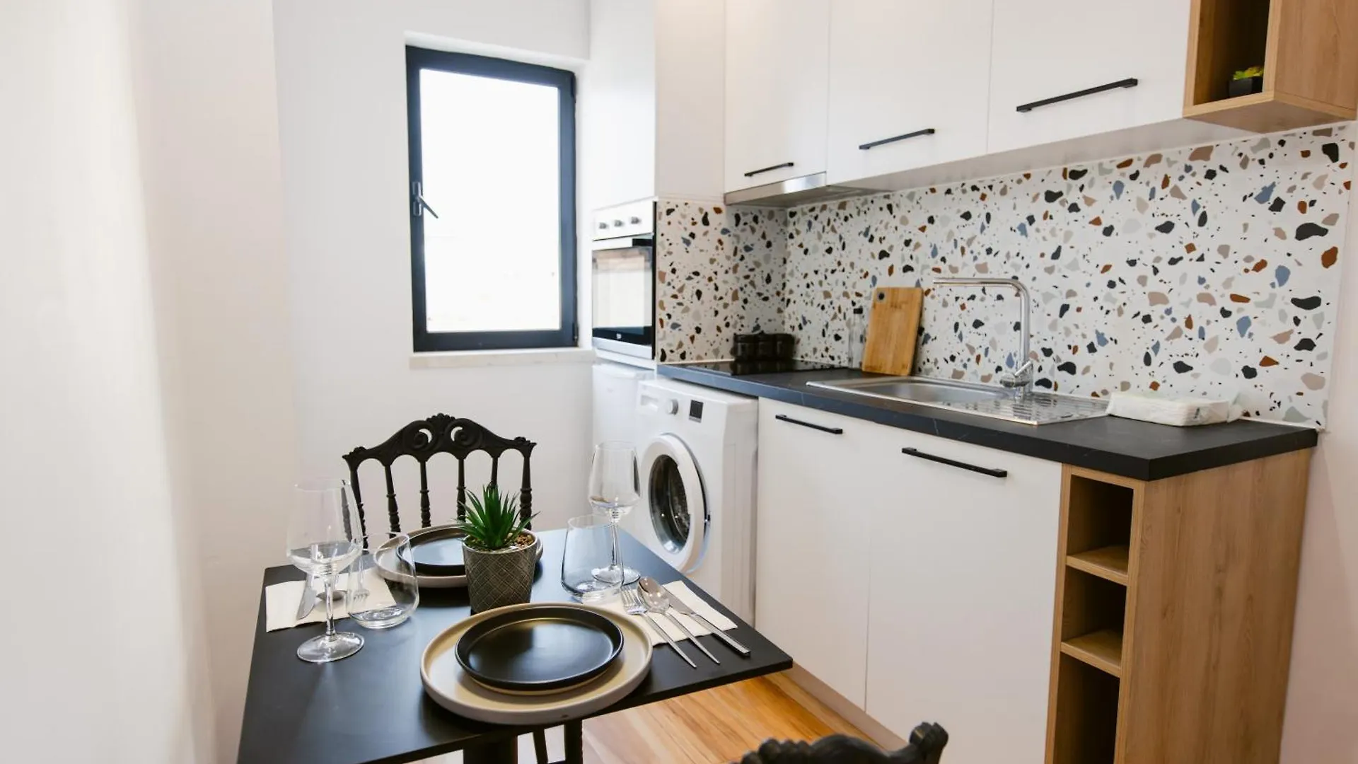 Durres Str Modern Apartments - The Nest Tirana